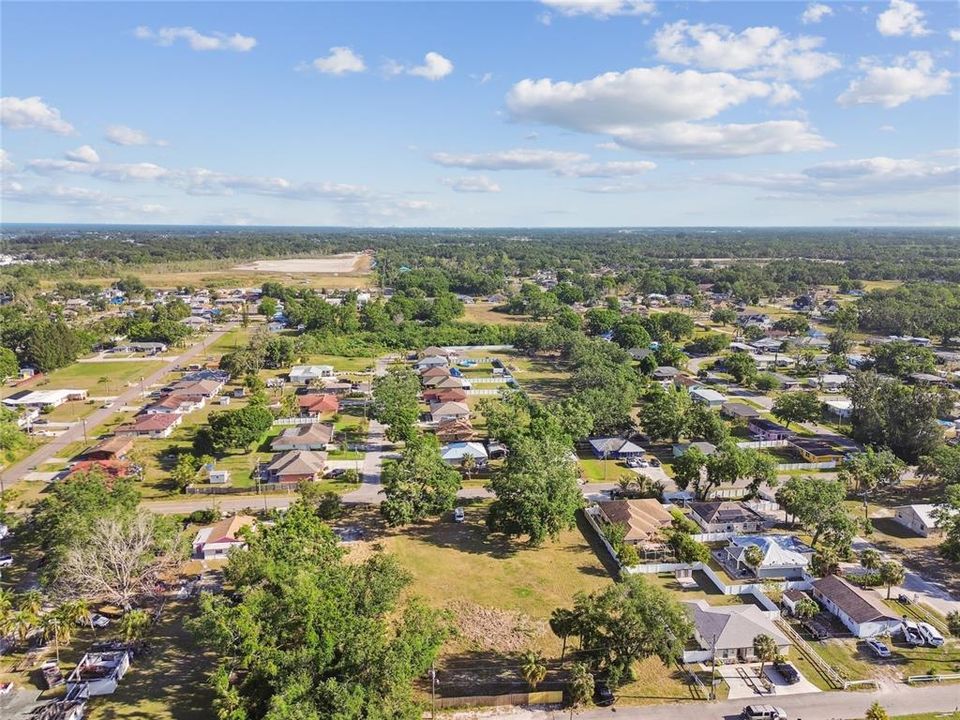 合同活跃: $205,000 (0.93 acres)