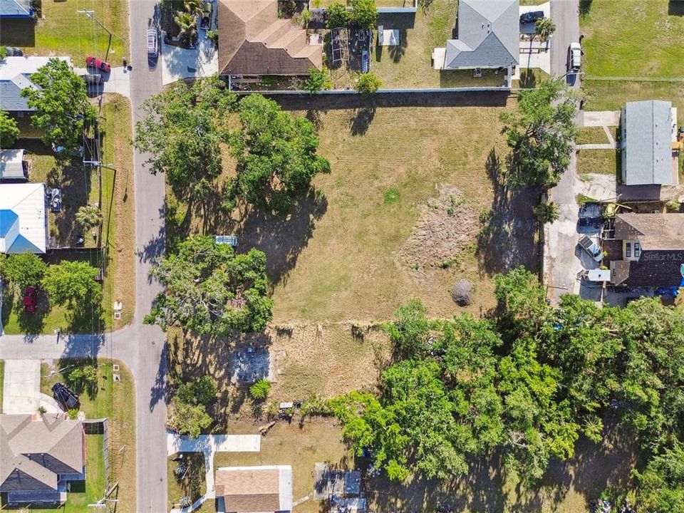 合同活跃: $205,000 (0.93 acres)