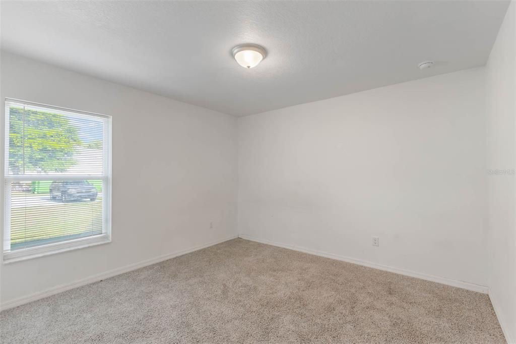 Activo con contrato: $300,000 (4 camas, 2 baños, 1536 Pies cuadrados)