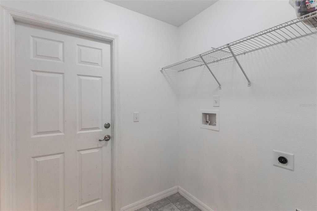 Activo con contrato: $300,000 (4 camas, 2 baños, 1536 Pies cuadrados)