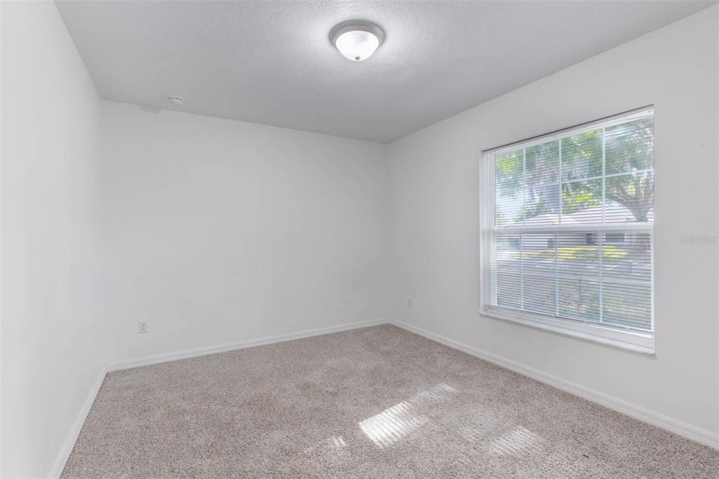 Activo con contrato: $300,000 (4 camas, 2 baños, 1536 Pies cuadrados)