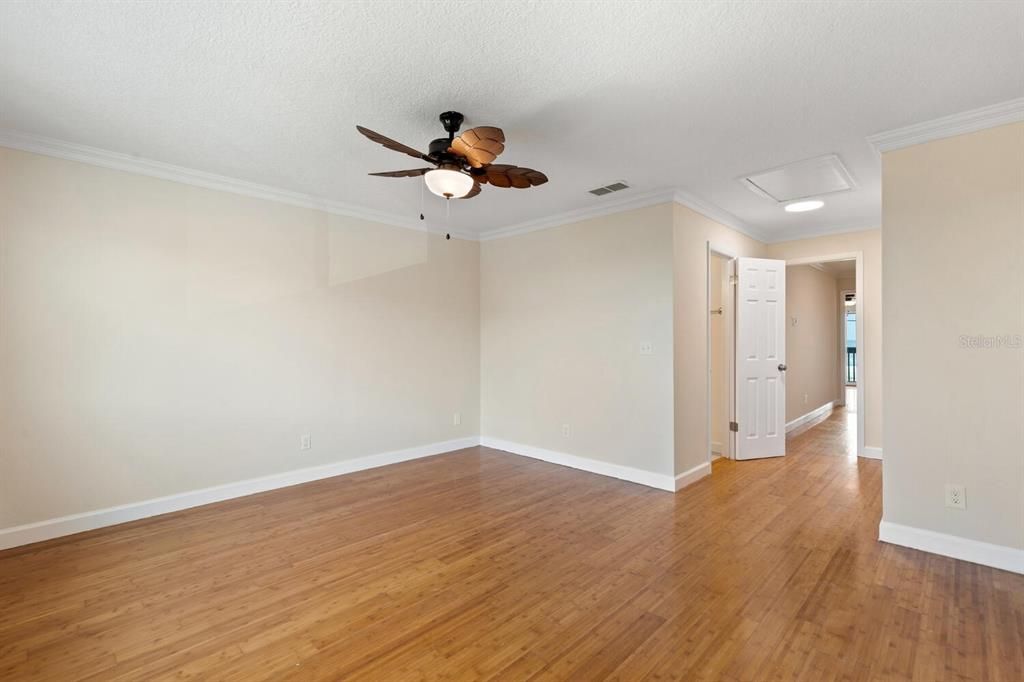 Active With Contract: $469,000 (3 beds, 4 baths, 1500 Square Feet)