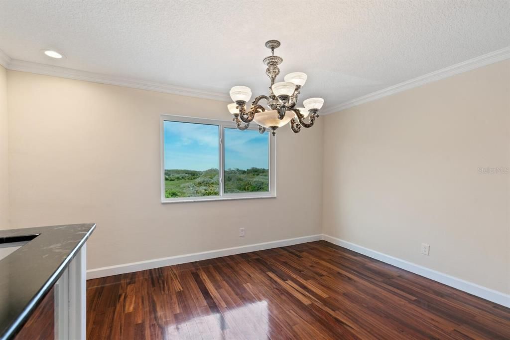 Active With Contract: $469,000 (3 beds, 4 baths, 1500 Square Feet)