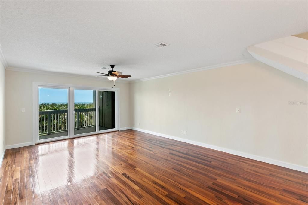 Active With Contract: $469,000 (3 beds, 4 baths, 1500 Square Feet)