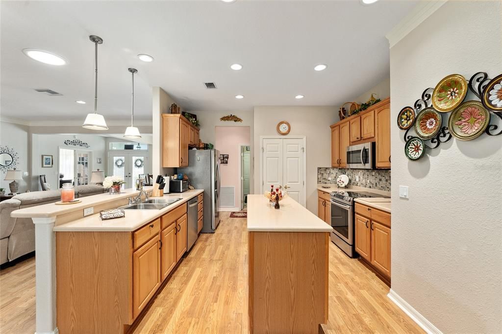 For Sale: $410,000 (3 beds, 2 baths, 2126 Square Feet)