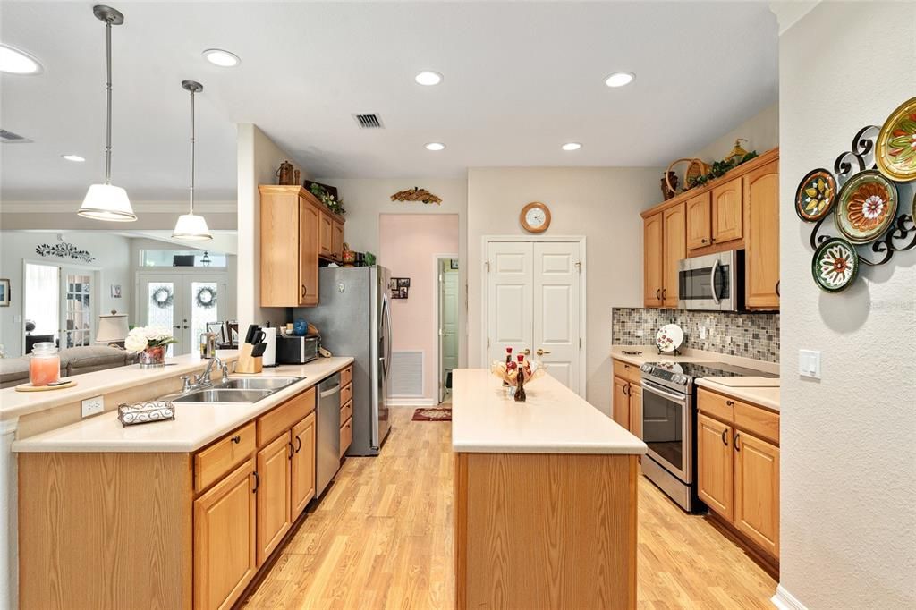 For Sale: $410,000 (3 beds, 2 baths, 2126 Square Feet)