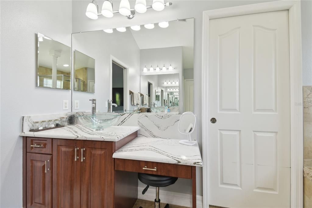 For Sale: $950,000 (5 beds, 4 baths, 4755 Square Feet)