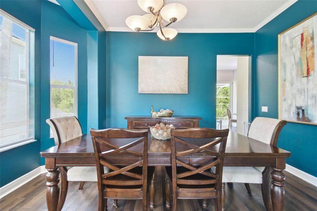 For Sale: $950,000 (5 beds, 4 baths, 4755 Square Feet)