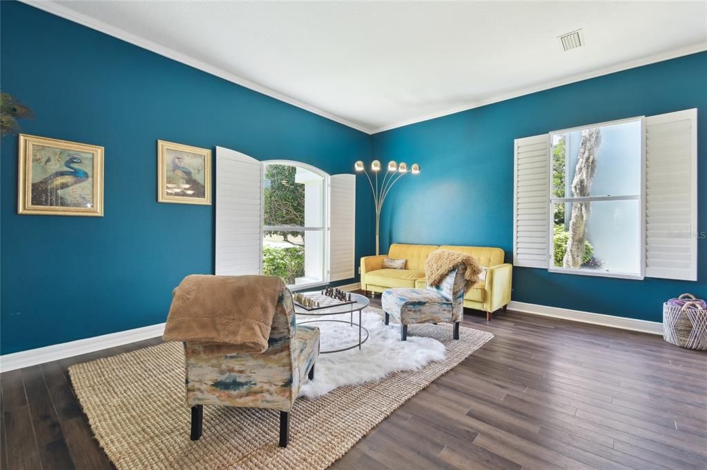 For Sale: $950,000 (5 beds, 4 baths, 4755 Square Feet)