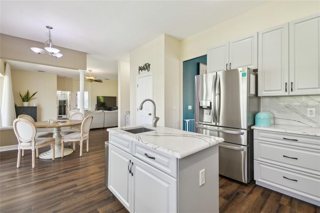 For Sale: $950,000 (5 beds, 4 baths, 4755 Square Feet)