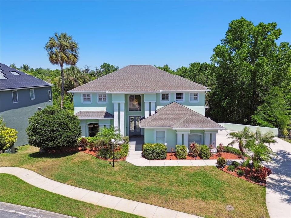 For Sale: $950,000 (5 beds, 4 baths, 4755 Square Feet)