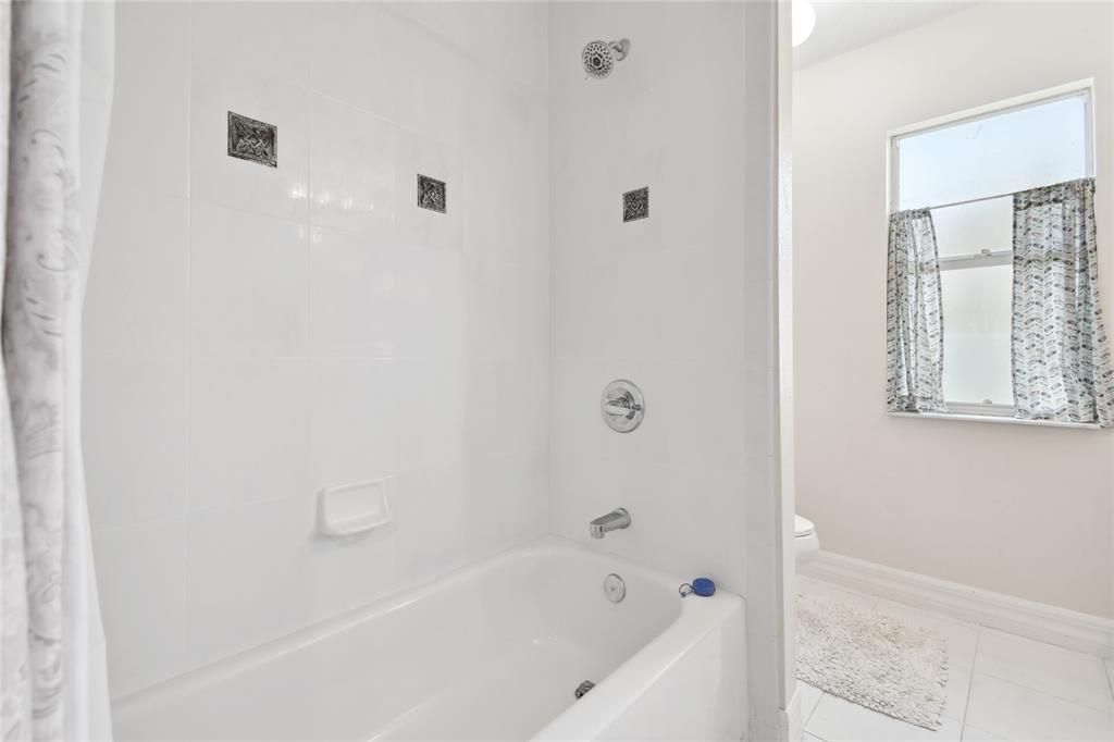 For Sale: $950,000 (5 beds, 4 baths, 4755 Square Feet)