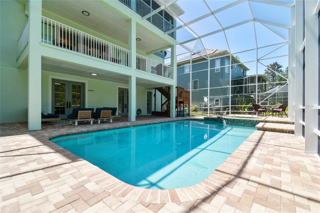 For Sale: $950,000 (5 beds, 4 baths, 4755 Square Feet)