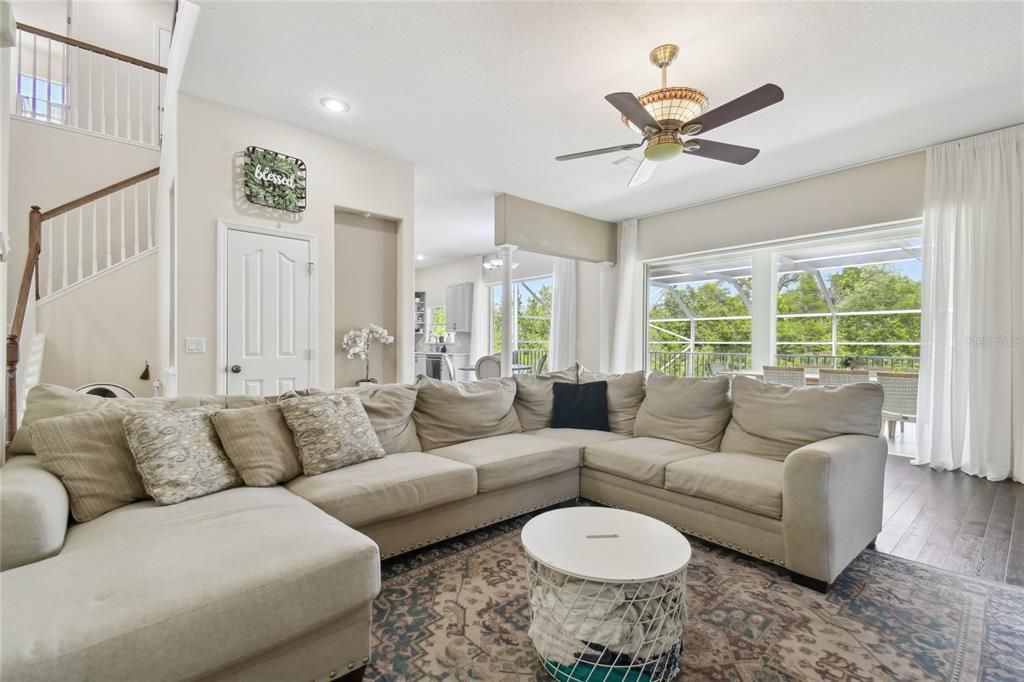 For Sale: $950,000 (5 beds, 4 baths, 4755 Square Feet)