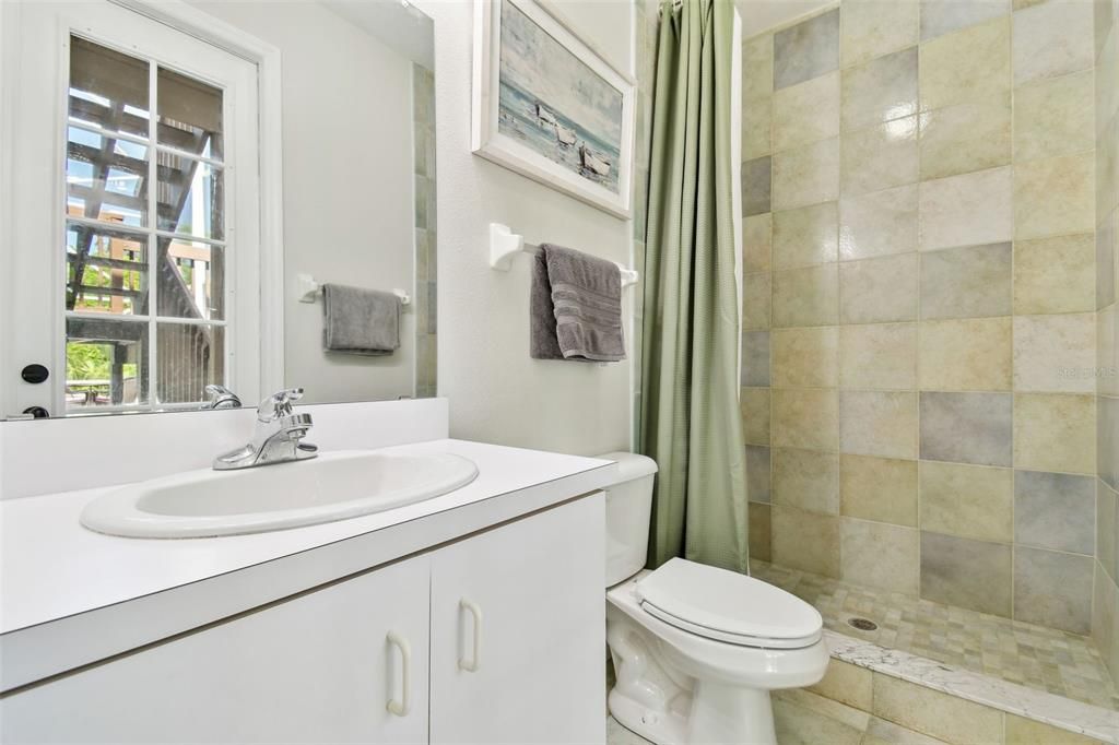 For Sale: $950,000 (5 beds, 4 baths, 4755 Square Feet)