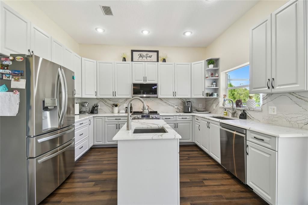 For Sale: $950,000 (5 beds, 4 baths, 4755 Square Feet)