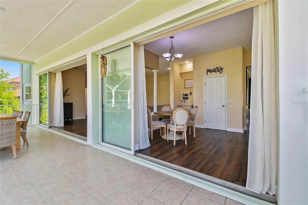 For Sale: $950,000 (5 beds, 4 baths, 4755 Square Feet)