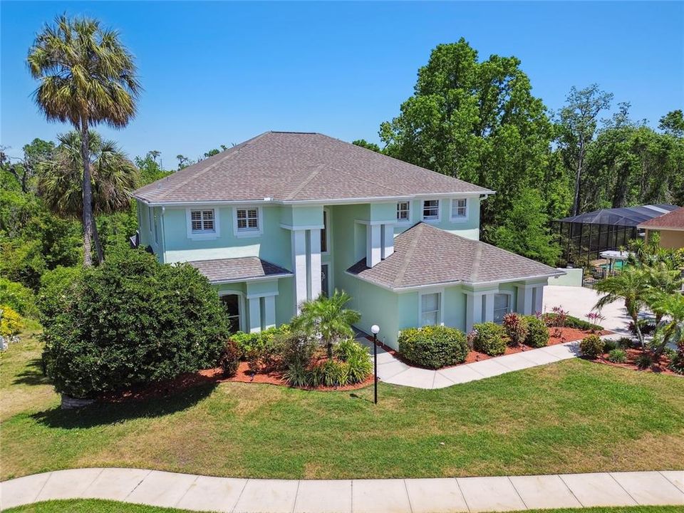 For Sale: $950,000 (5 beds, 4 baths, 4755 Square Feet)