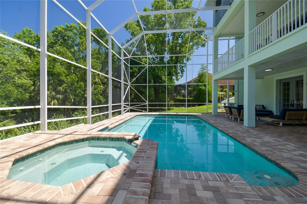 For Sale: $950,000 (5 beds, 4 baths, 4755 Square Feet)