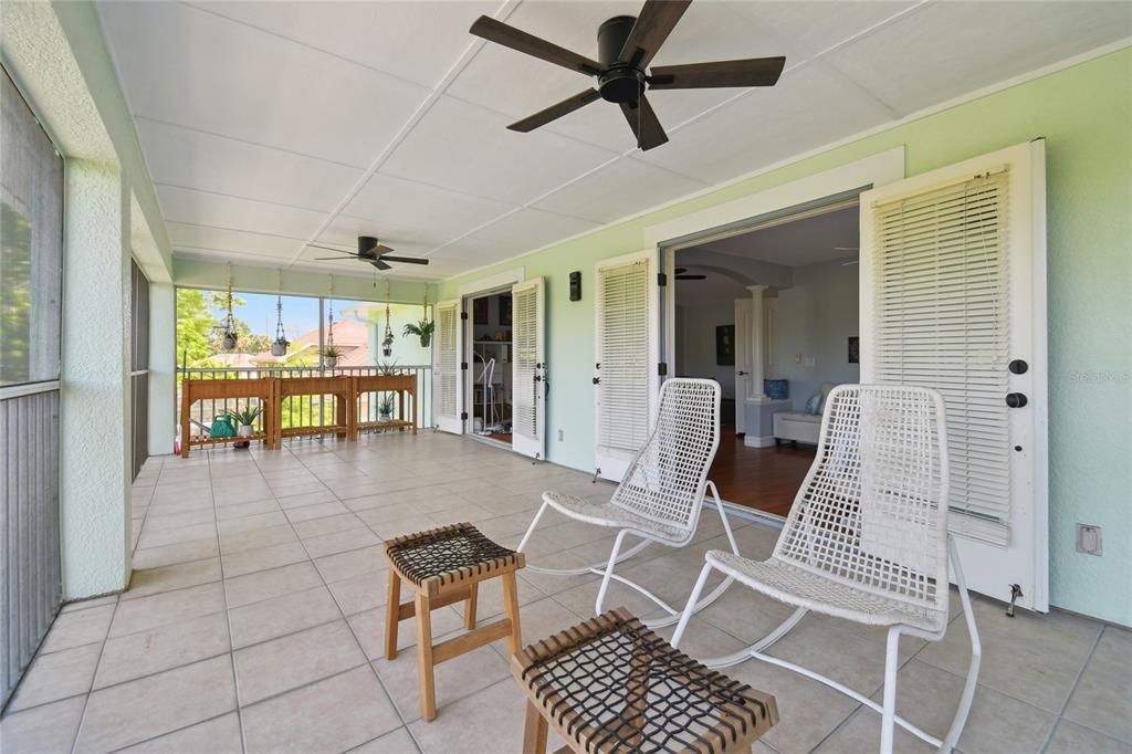 For Sale: $950,000 (5 beds, 4 baths, 4755 Square Feet)