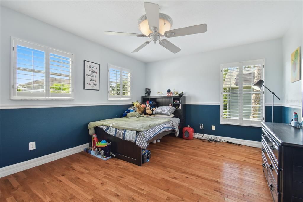 For Sale: $950,000 (5 beds, 4 baths, 4755 Square Feet)