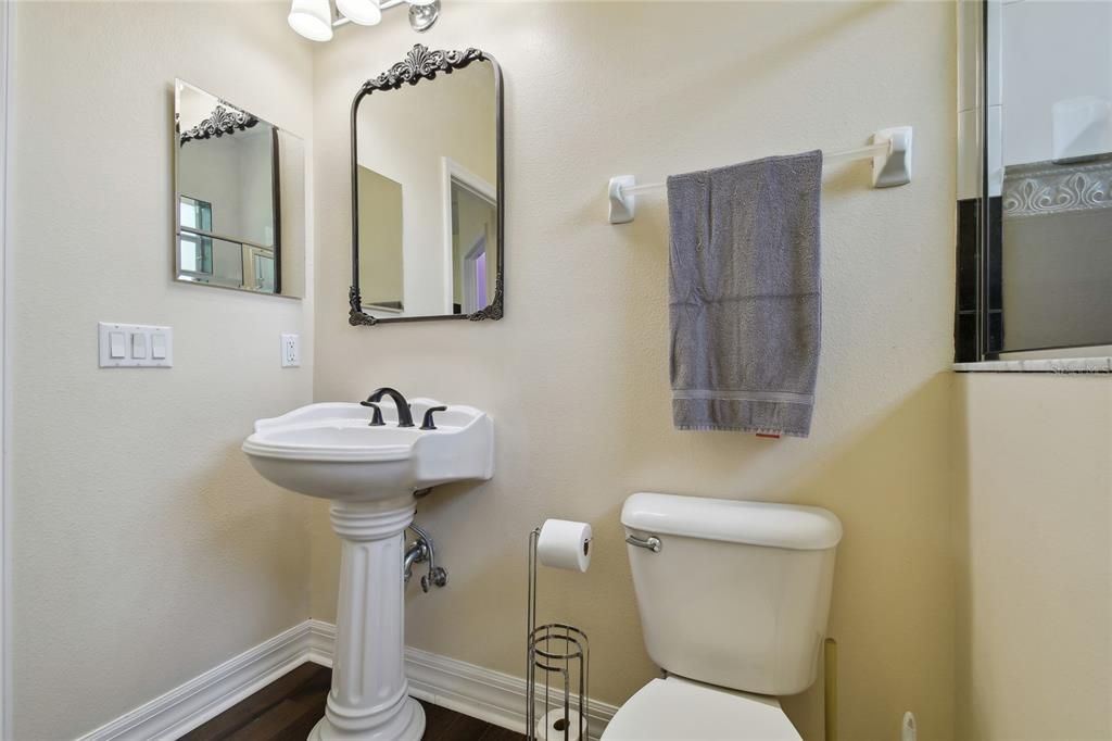 For Sale: $950,000 (5 beds, 4 baths, 4755 Square Feet)