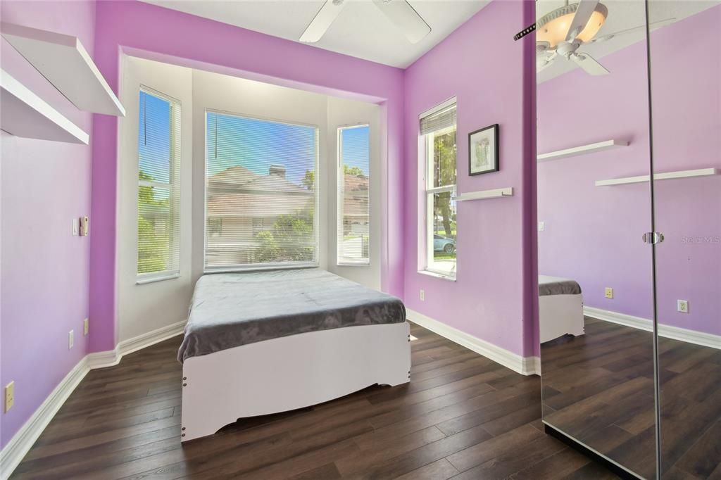 For Sale: $950,000 (5 beds, 4 baths, 4755 Square Feet)