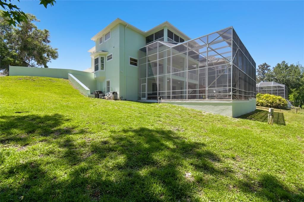 For Sale: $950,000 (5 beds, 4 baths, 4755 Square Feet)