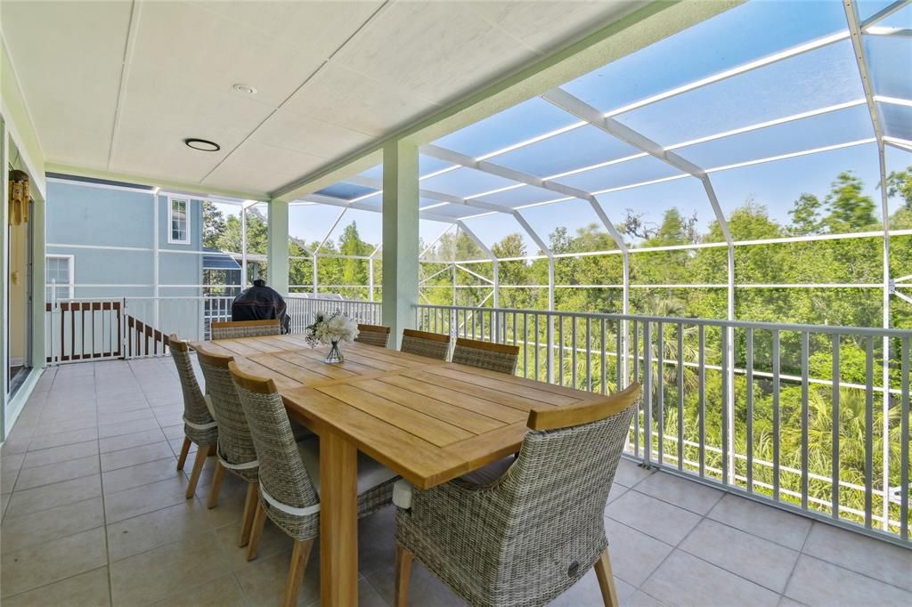 For Sale: $950,000 (5 beds, 4 baths, 4755 Square Feet)