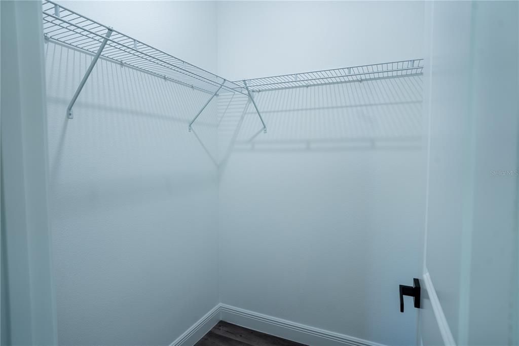 Под контрактом: $229,990 (3 спален, 2 ванн, 1350 Квадратных фут)