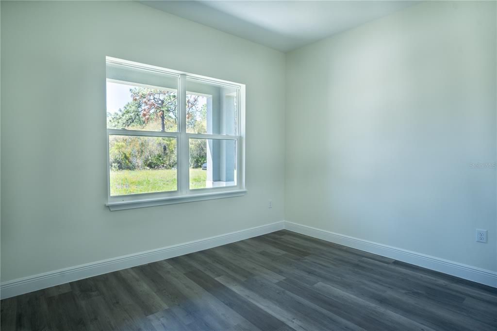 Под контрактом: $229,990 (3 спален, 2 ванн, 1350 Квадратных фут)