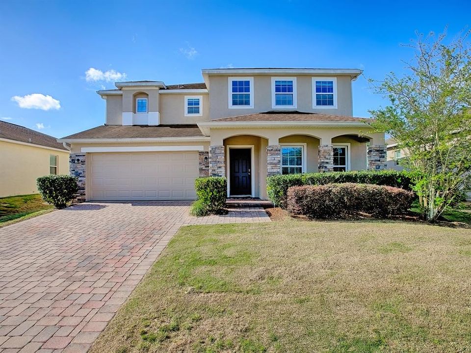 Vendido Recientemente: $384,900 (4 camas, 2 baños, 2808 Pies cuadrados)