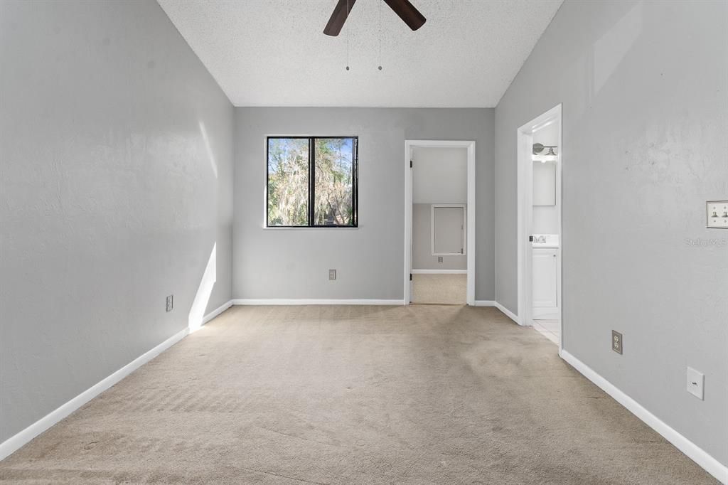 Active With Contract: $1,750 (2 beds, 2 baths, 1151 Square Feet)