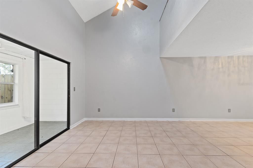 Active With Contract: $1,750 (2 beds, 2 baths, 1151 Square Feet)