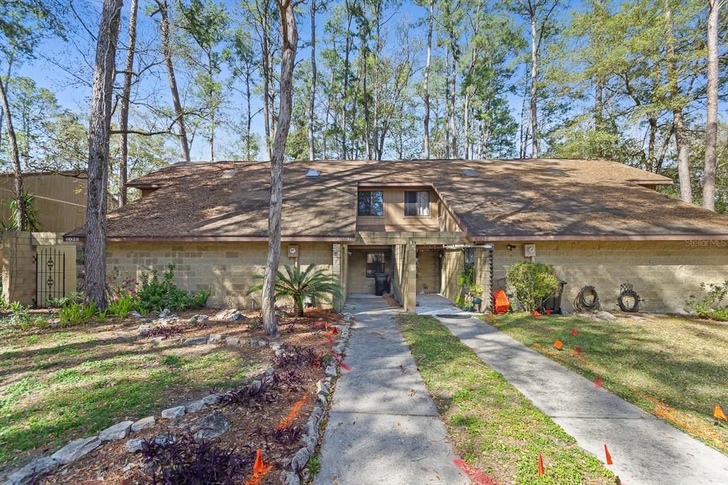 Active With Contract: $1,750 (2 beds, 2 baths, 1151 Square Feet)