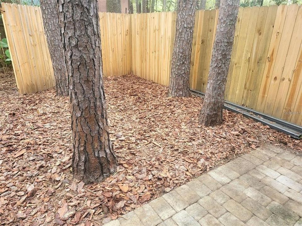 Active With Contract: $1,750 (2 beds, 2 baths, 1151 Square Feet)