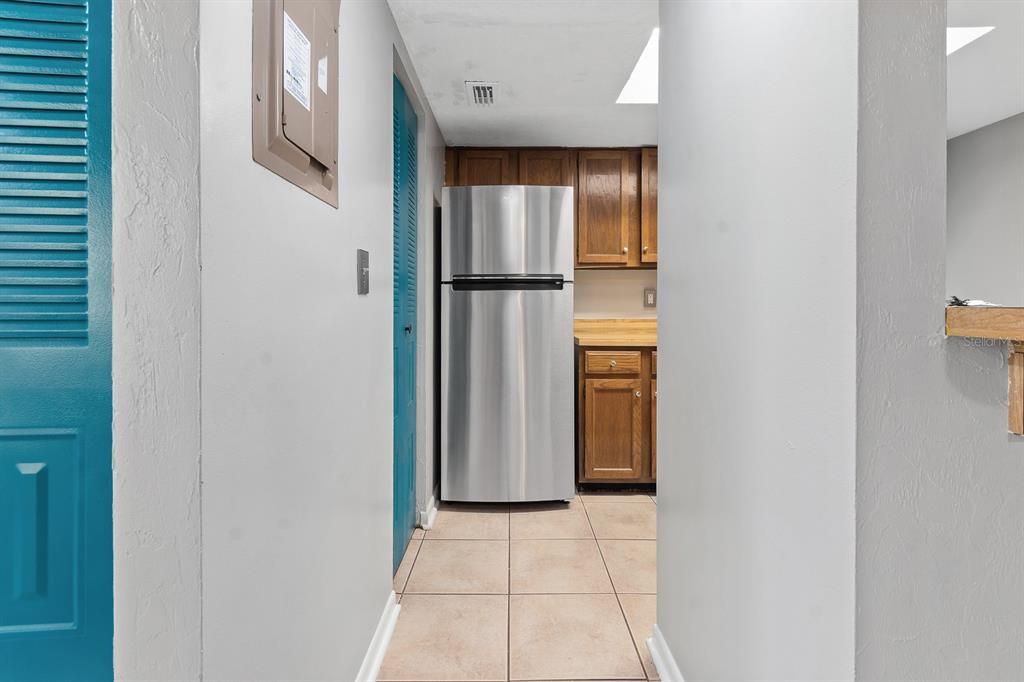 Active With Contract: $1,750 (2 beds, 2 baths, 1151 Square Feet)