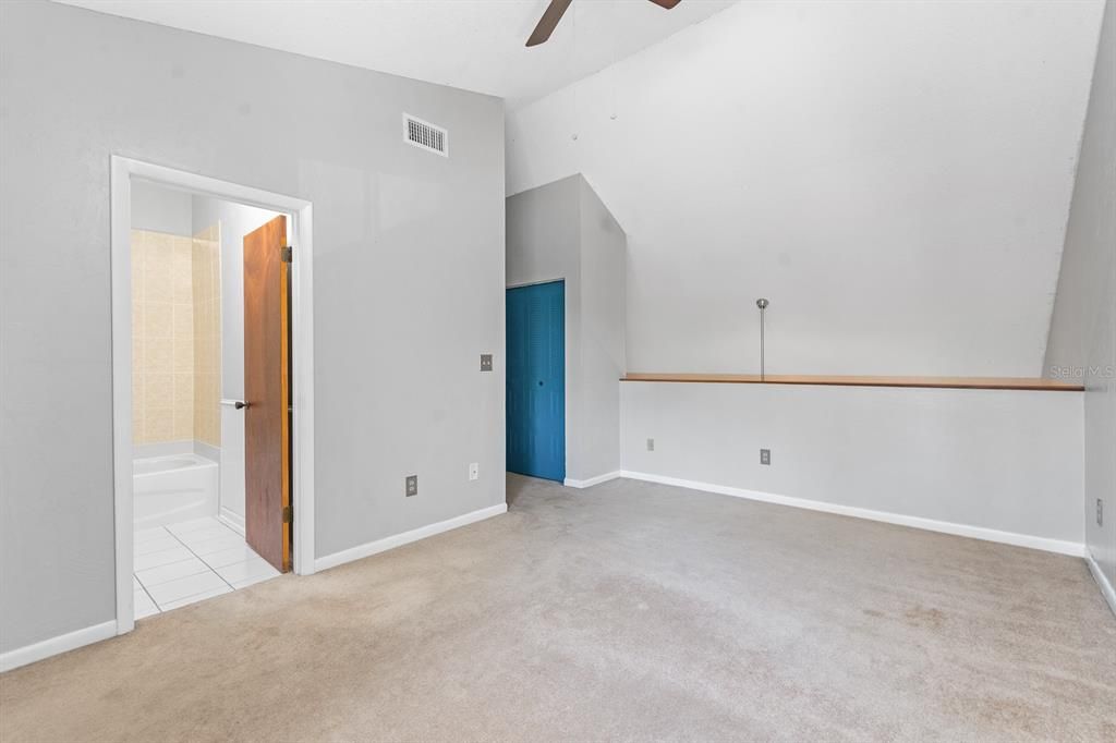 Active With Contract: $1,750 (2 beds, 2 baths, 1151 Square Feet)