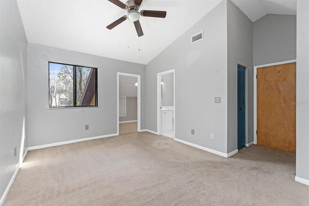 Active With Contract: $1,750 (2 beds, 2 baths, 1151 Square Feet)