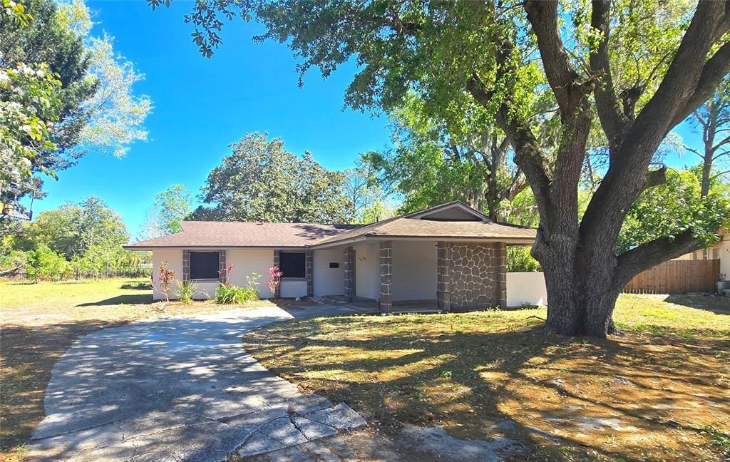 Recently Rented: $1,995 (3 beds, 2 baths, 1279 Square Feet)