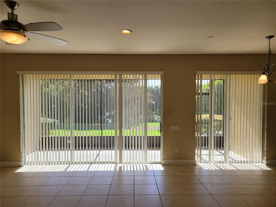 Activo con contrato: $375,000 (3 camas, 2 baños, 2010 Pies cuadrados)