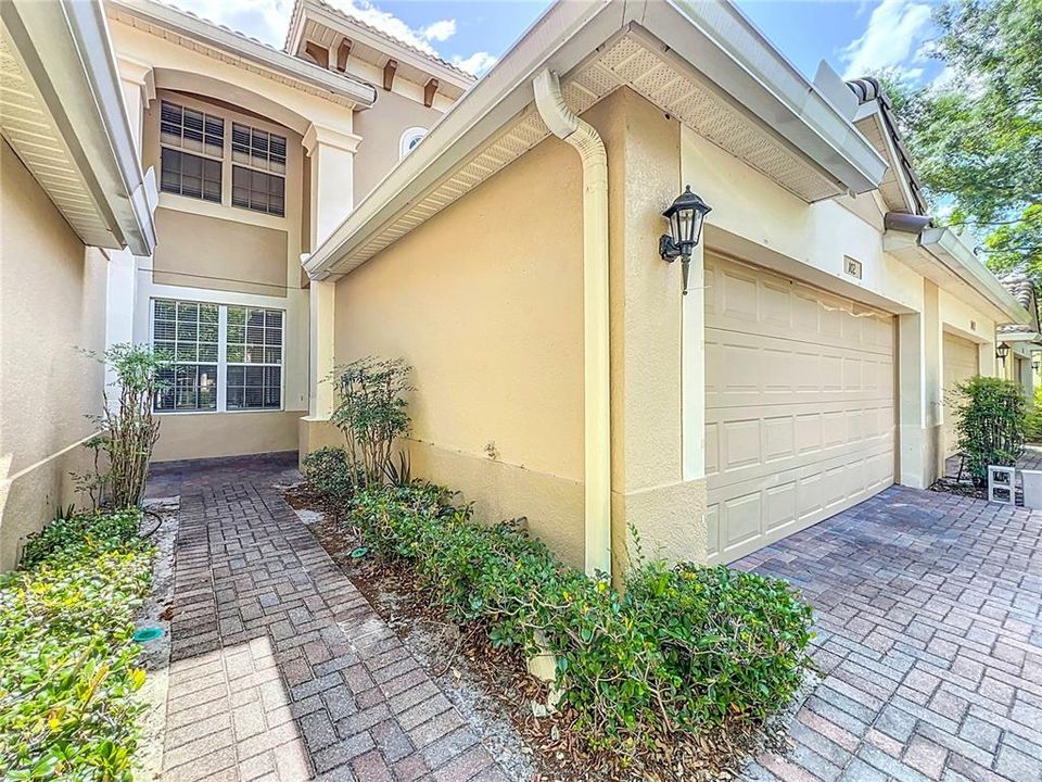 Activo con contrato: $375,000 (3 camas, 2 baños, 2010 Pies cuadrados)