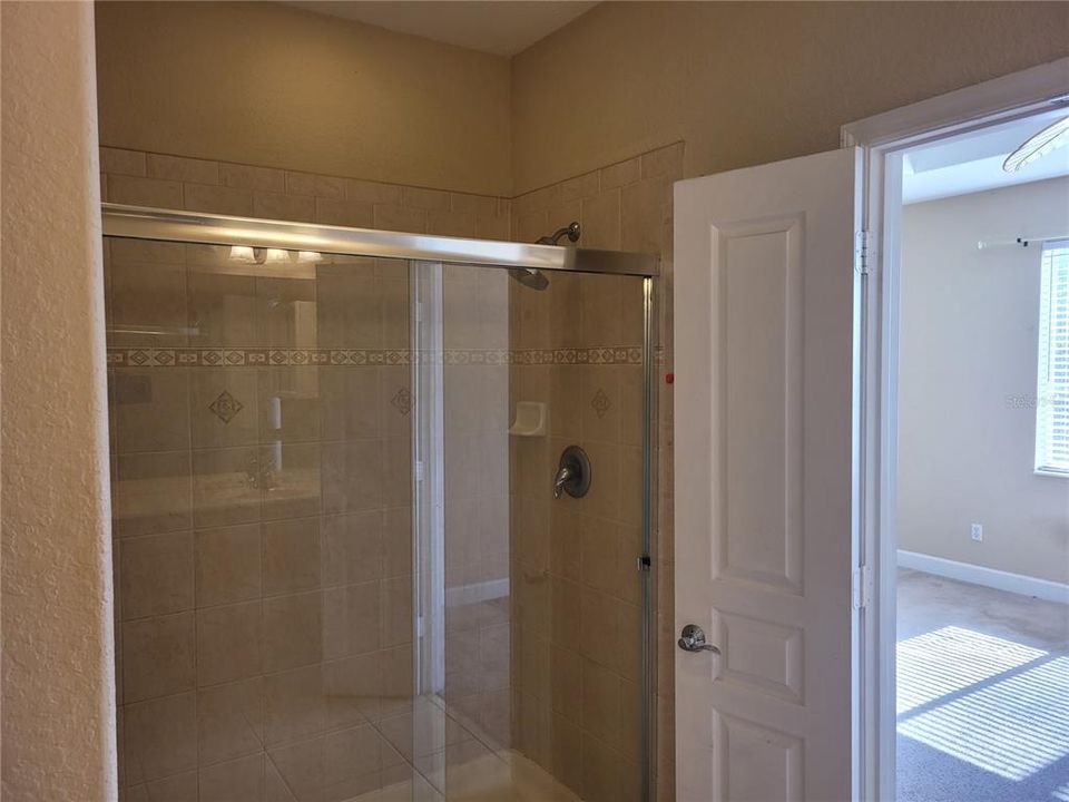 Activo con contrato: $375,000 (3 camas, 2 baños, 2010 Pies cuadrados)