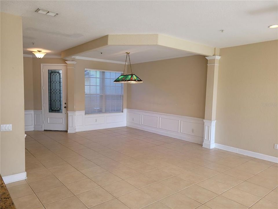 Activo con contrato: $375,000 (3 camas, 2 baños, 2010 Pies cuadrados)