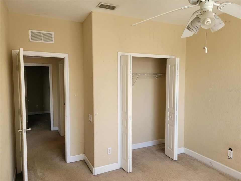 Activo con contrato: $375,000 (3 camas, 2 baños, 2010 Pies cuadrados)