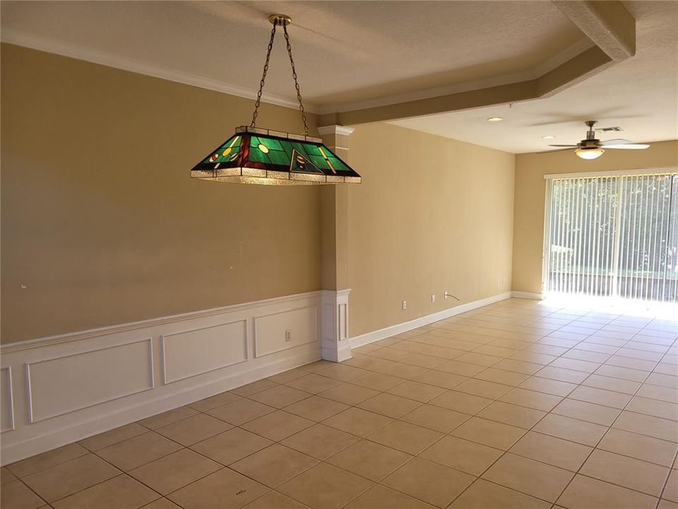 Activo con contrato: $375,000 (3 camas, 2 baños, 2010 Pies cuadrados)