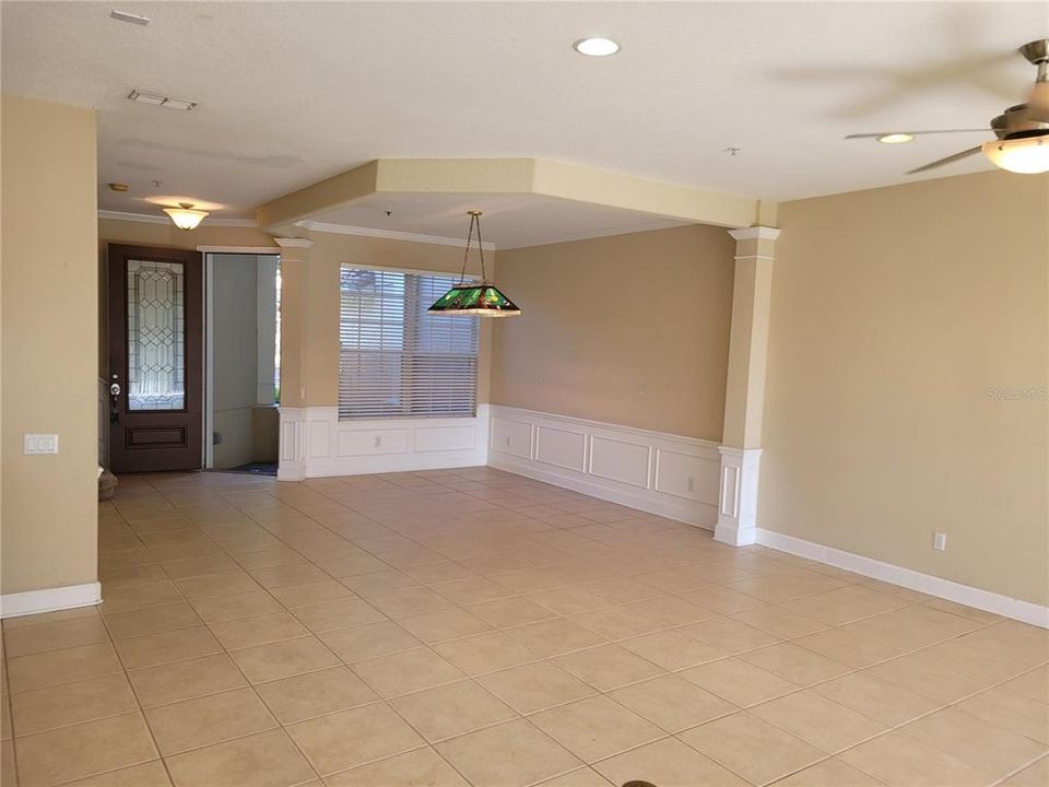 Activo con contrato: $375,000 (3 camas, 2 baños, 2010 Pies cuadrados)