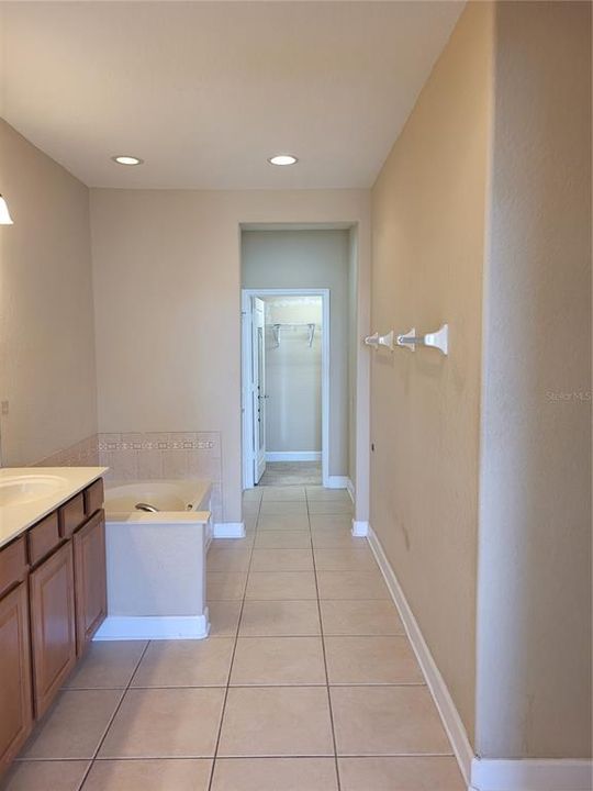 Activo con contrato: $375,000 (3 camas, 2 baños, 2010 Pies cuadrados)