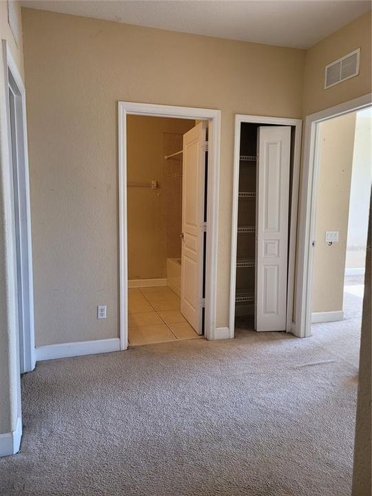 Activo con contrato: $375,000 (3 camas, 2 baños, 2010 Pies cuadrados)