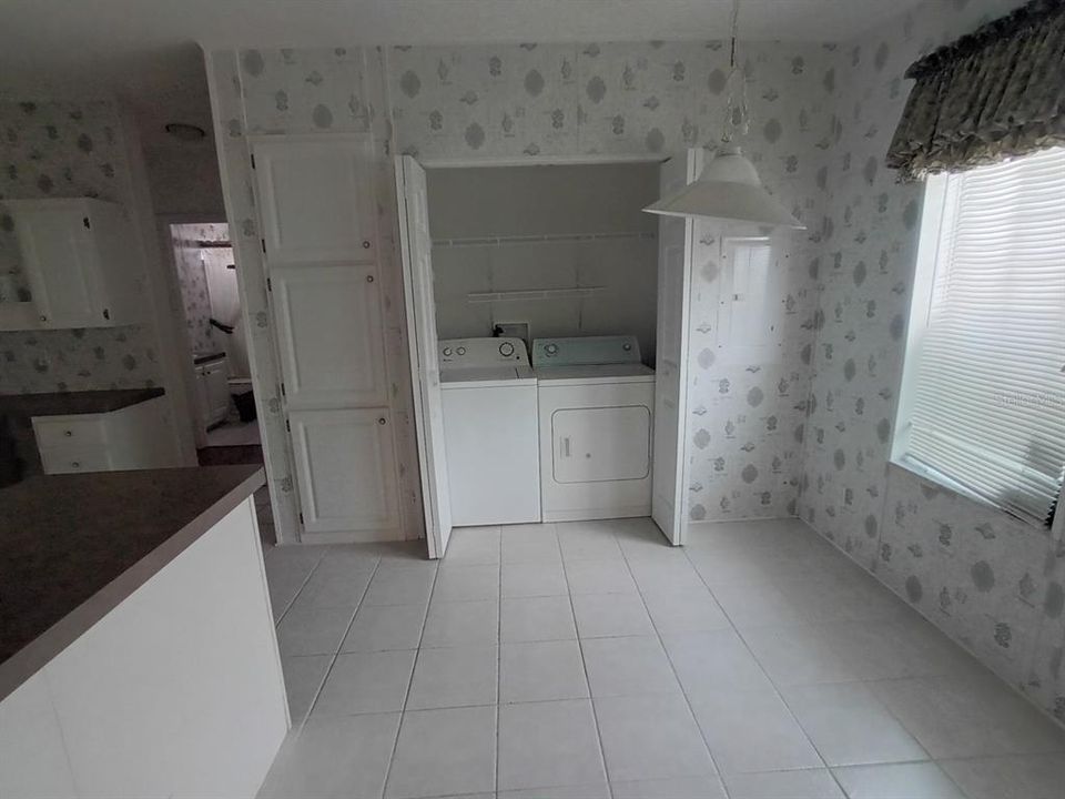 合同活跃: $175,000 (2 贝兹, 2 浴室, 1512 平方英尺)